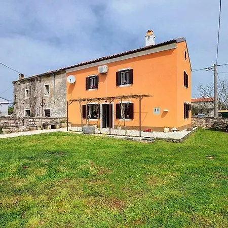 House Murva Hébergement de vacances *