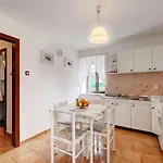 Dom wakacyjny House Murva *